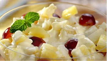 Taça de frutas com MID Caju