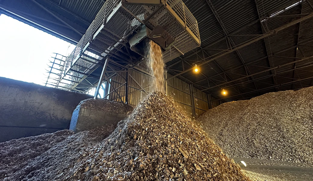 Residuos sendo separados para virar fertilizantes