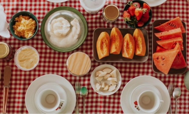 Dia Mundial da Alimentação: como a ciência dos alimentos está ajudando a tirar toneladas de sal da mesa dos brasileiros